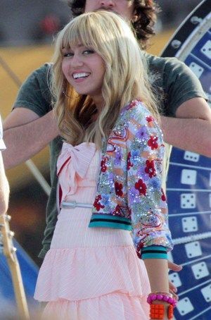 miley-cyrus-hannah-montana-pink-nc.jpg